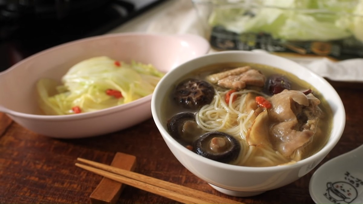 Mì gà nấm
