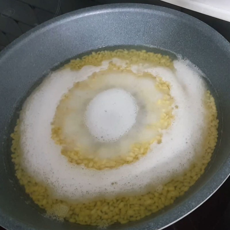 Bước 1 Nấu đậu xanh Chè trôi nước cá chép