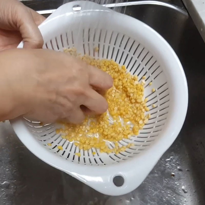 Bước 1 Nấu đậu xanh Chè trôi nước cá chép