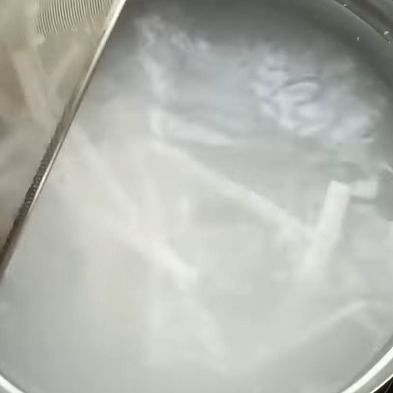 Bước 4 Nấu bánh canh Bánh canh bột xắt thịt gà
