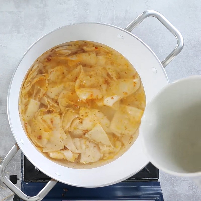 Bước 5 Nấu canh Canh măng chua cá diêu hồng