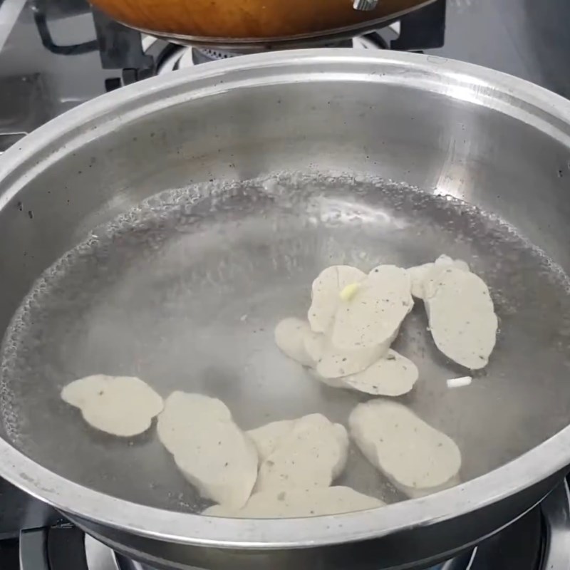 Bước 2 Nấu canh Canh rau ngót chay đậu hũ chả chay