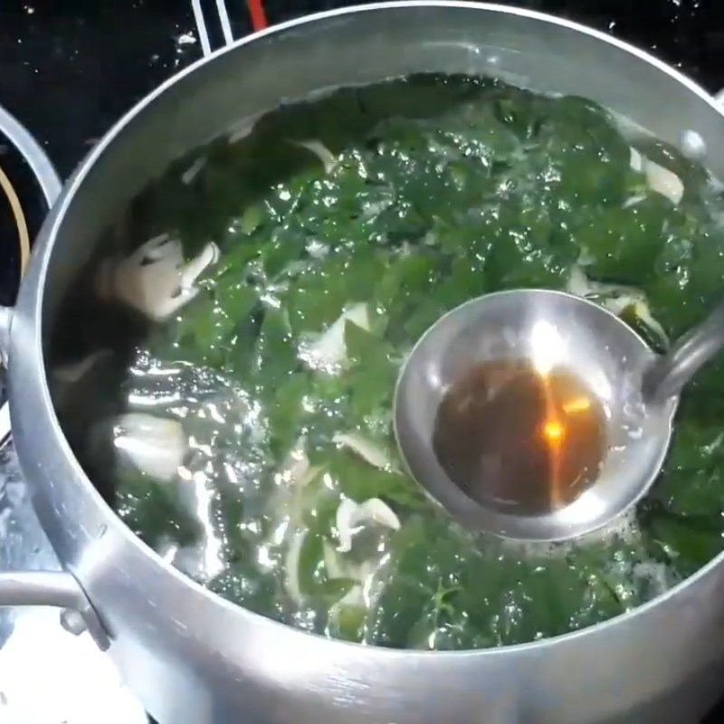 Bước 2 Nấu canh Canh rau ngót chay đậu hũ nấm rơm