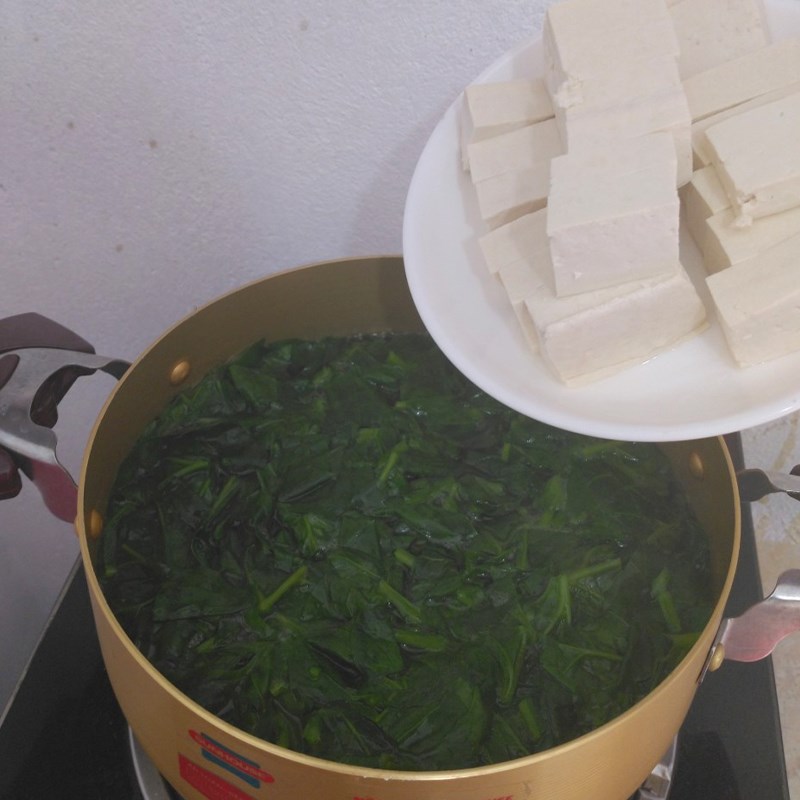 Bước 2 Nấu canh Canh mồng tơi đậu hũ