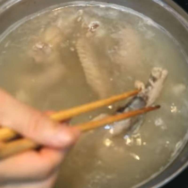 Bước 4 Nấu canh Canh gà khổ qua