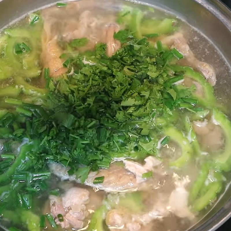 Bước 4 Nấu canh Canh gà khổ qua
