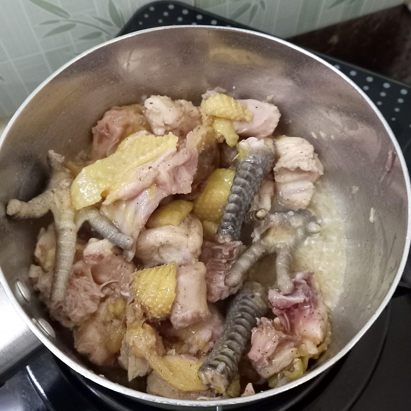 Bước 3 Nấu canh Canh gà lá giang