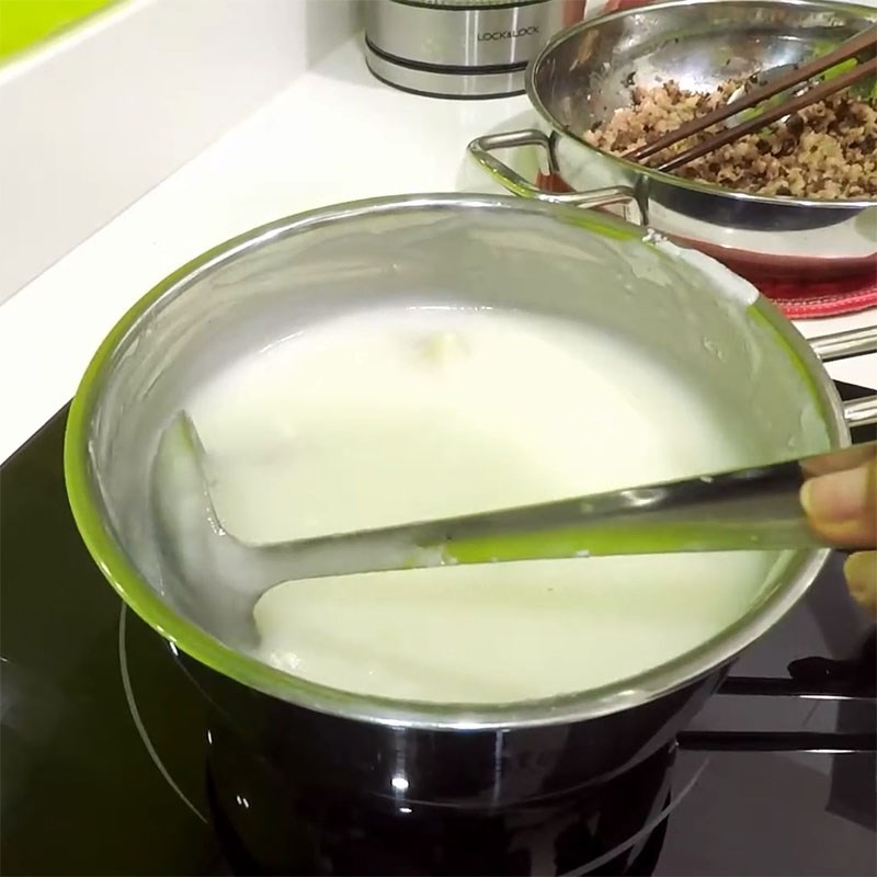 Bước 5 Nấu cháo Cháo sườn nấu bằng bột gạo