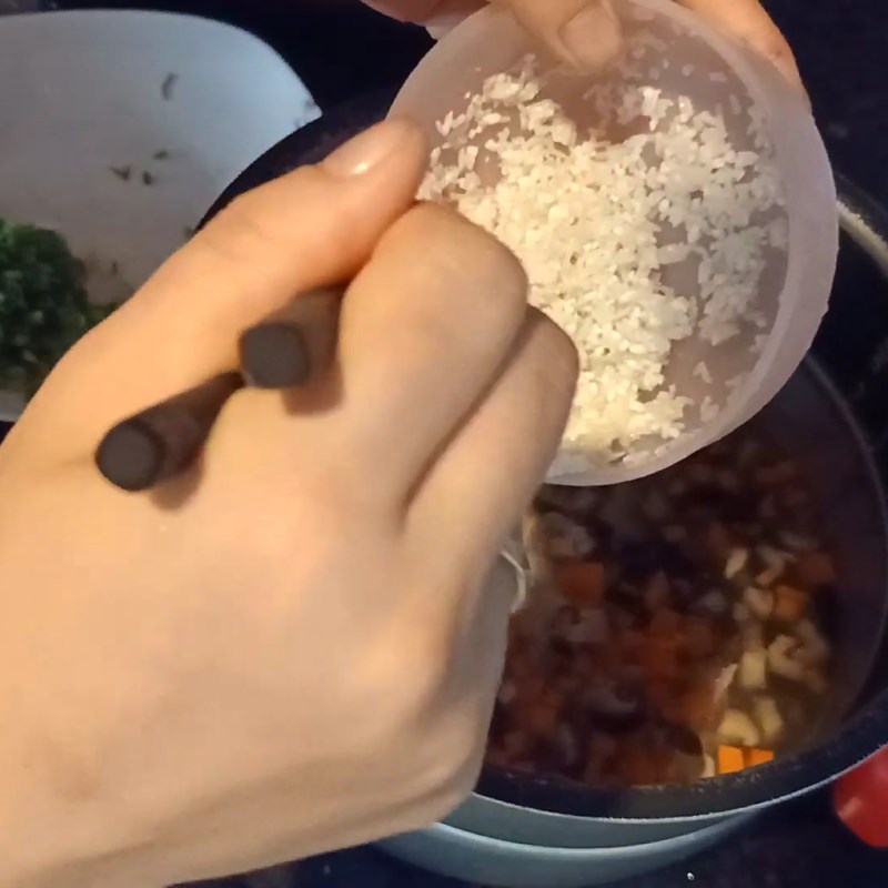 Bước 3 Nấu cháo Cháo gà nấm hương