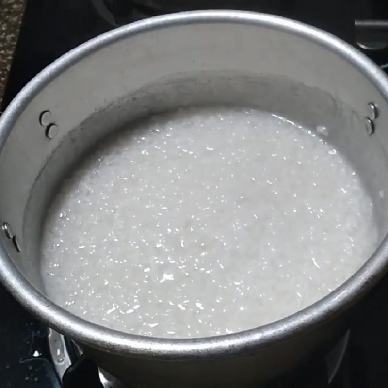 Bước 2 Nấu cháo bằng bếp gas Cháo trắng bằng bếp ga
