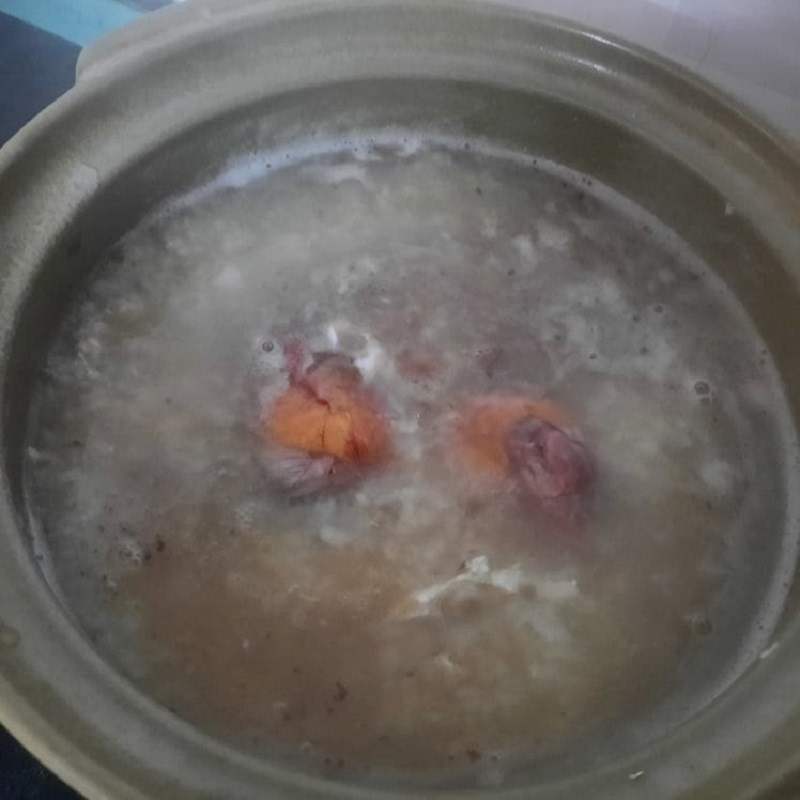 Bước 2 Nấu cháo trứng vịt lộn Cháo trứng vịt lộn (công thức được chia sẻ từ người dùng)