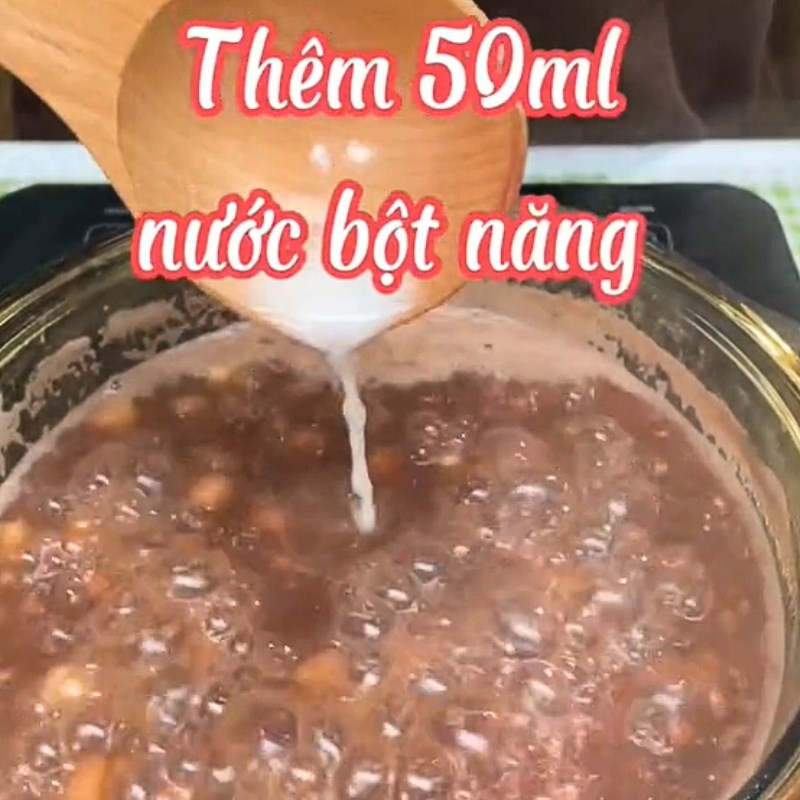 Bước 2 Nấu chè Chè đậu đỏ hạt sen (Công thức được chia sẻ từ Tiktok Cách Nấu Ngon cùng Cách Nấu Ngon)