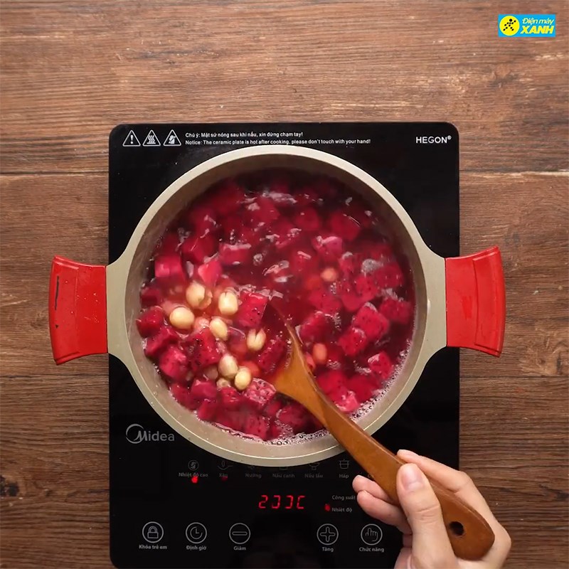 Bước 3 Nấu chè Chè hạt sen thanh long đỏ