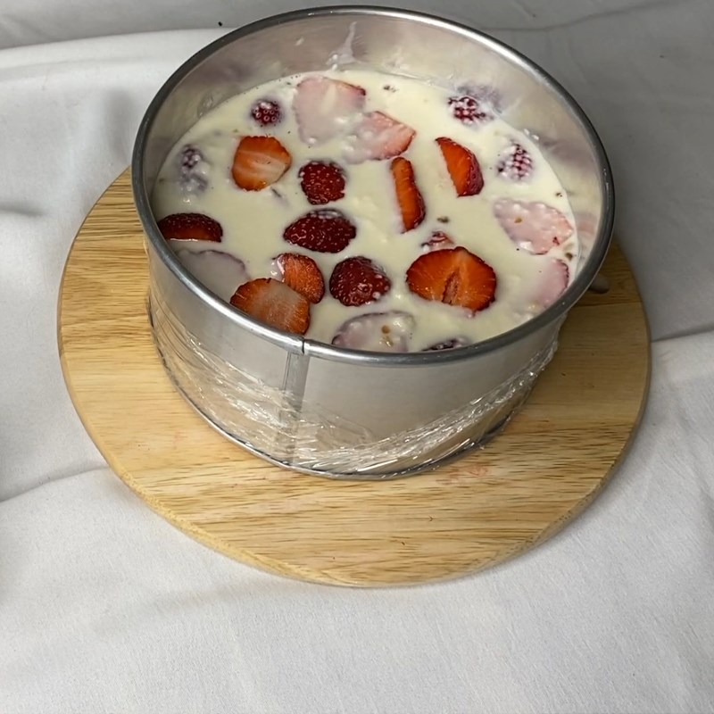 Bước 3 Nấu hỗn hợp pudding Bánh pudding dâu