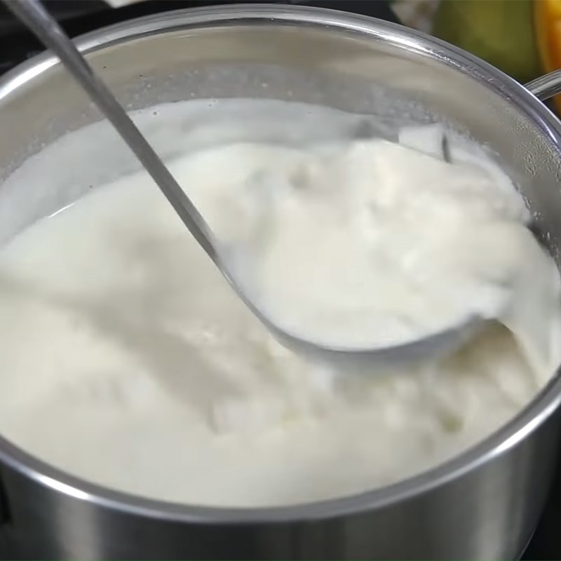 Bước 1 Nấu hỗn hợp sữa dừa Chè xoài trân châu