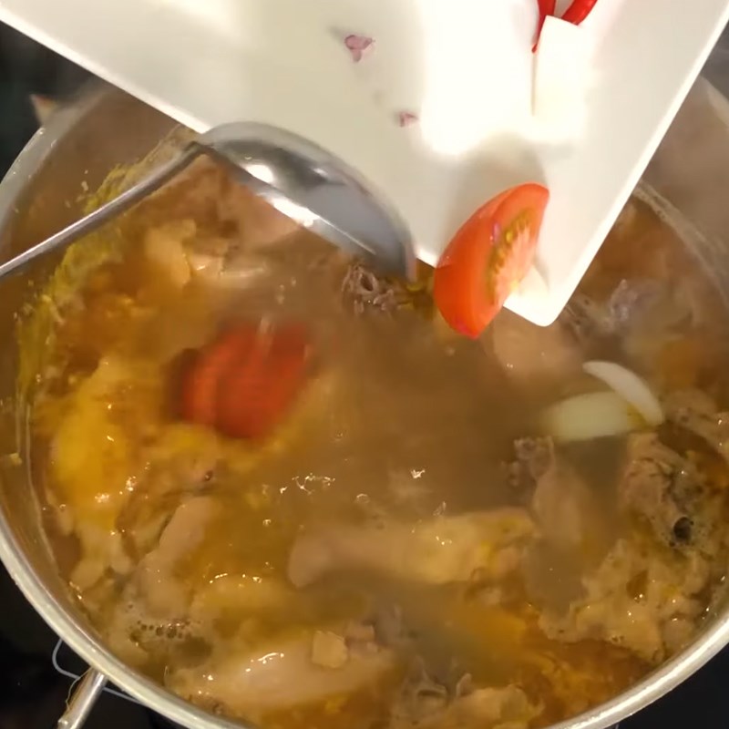 Bước 3 Nấu lẩu Lẩu gà Thái chua cay