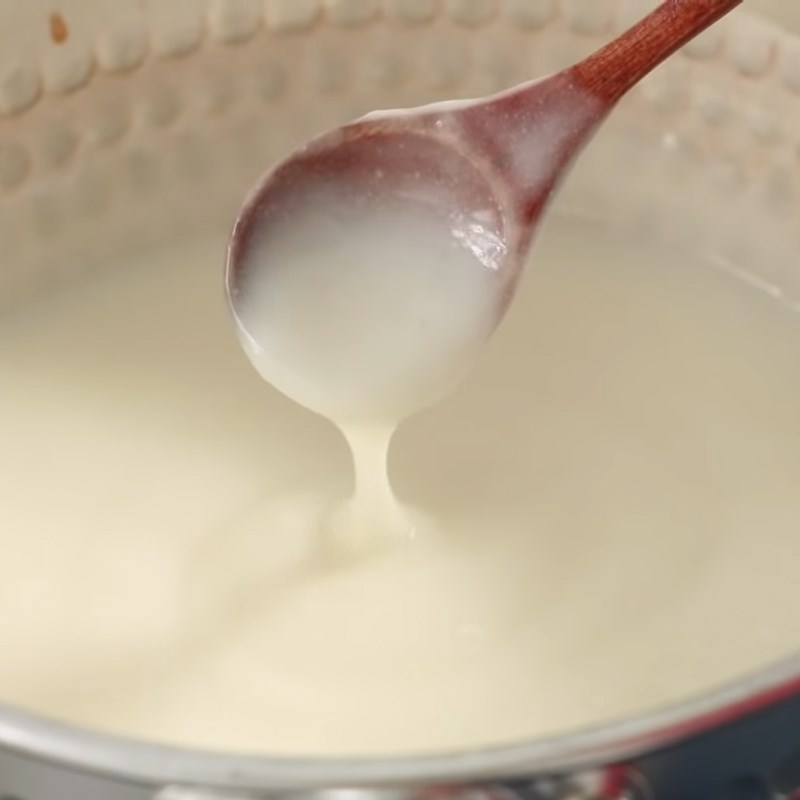 Bước 3 Nấu nước cốt dừa Kem xôi dừa Thái Lan