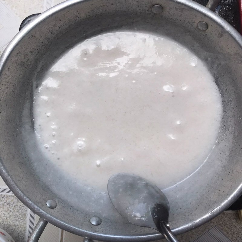 Bước 5 Nấu nước cốt dừa Chè khoai mì viên