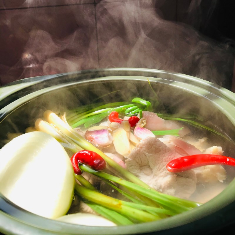 Bước 3 Nấu nước dùng Bún bò giò heo