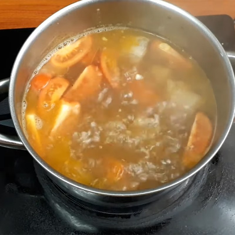 Bước 3 Nấu nước dùng Bún sườn nấu sấu