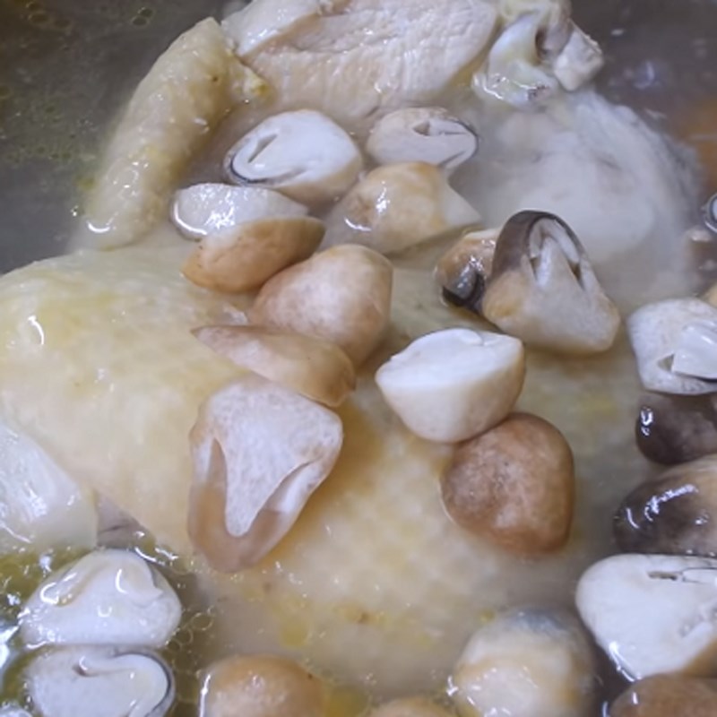 Bước 4 Nấu nước dùng Bánh canh gà
