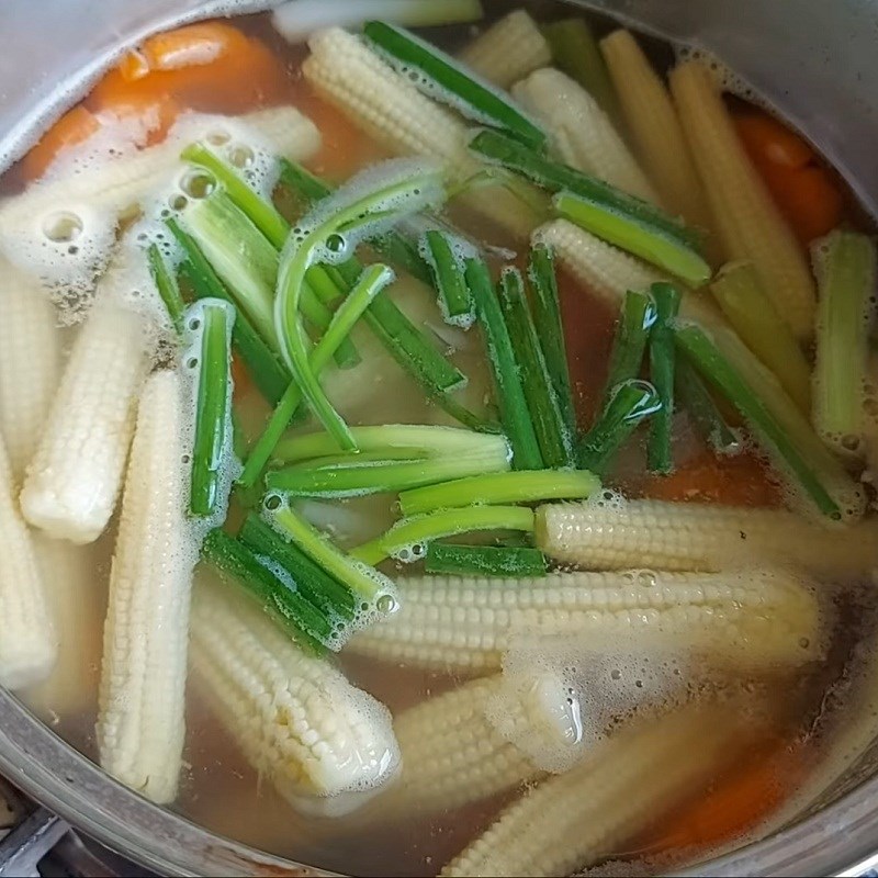 Bước 2 Nấu nước dùng Hủ tiếu khô chay với chả