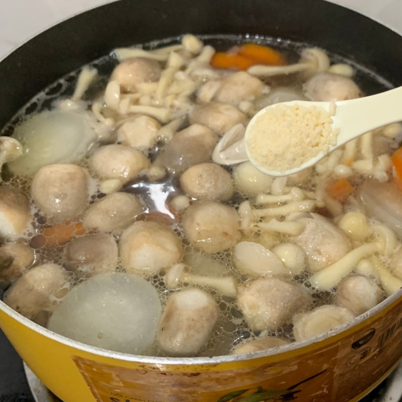 Bước 2 Nấu nước dùng Nui nấu nấm rau củ chay