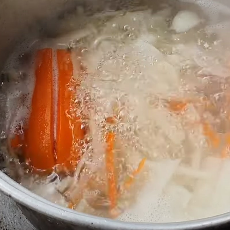 Bước 3 Nấu nước dùng củ quả Hủ tiếu bò kho chay