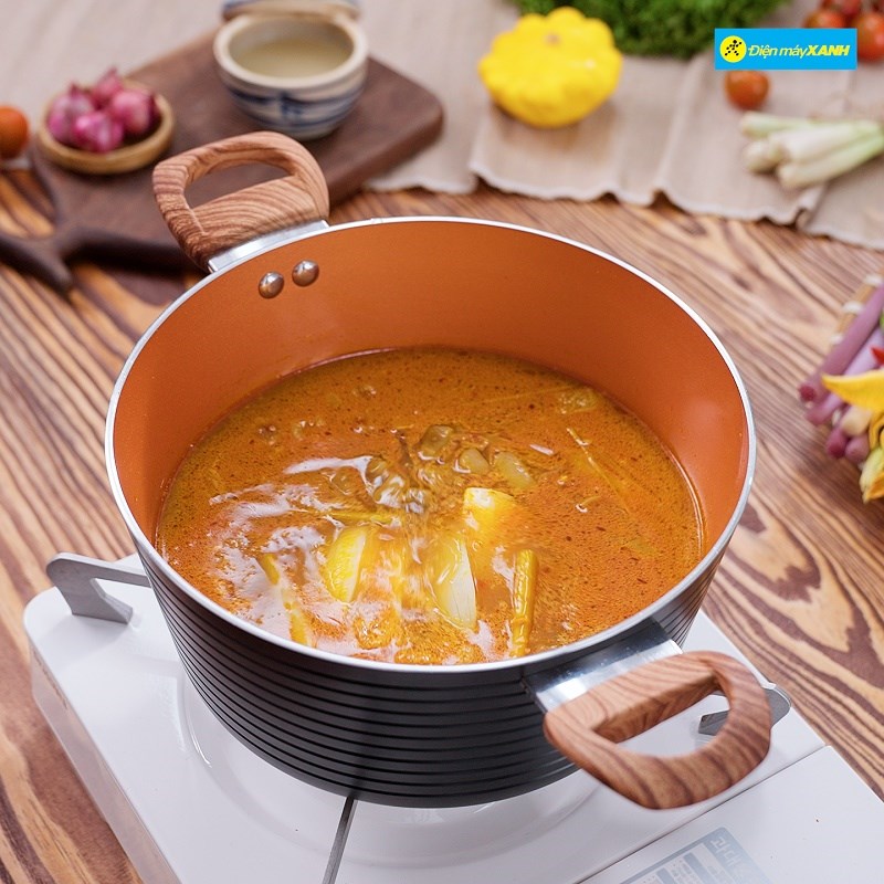 Bước 2 Nấu nước lẩu Lẩu bò mắm ruốc