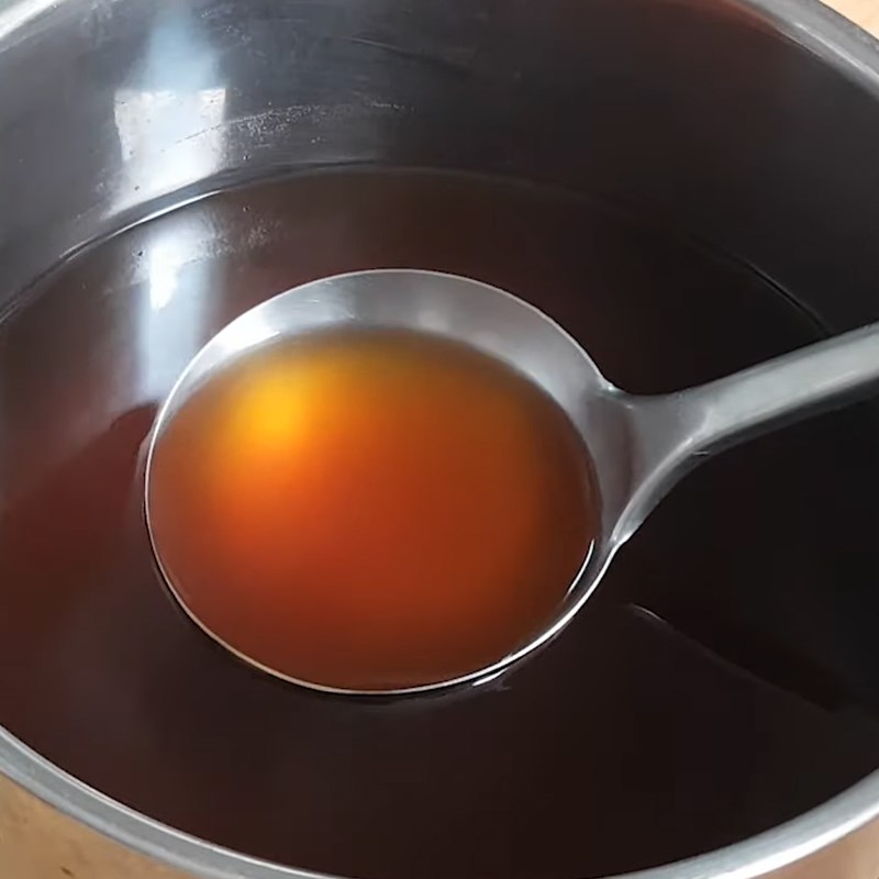 Bước 4 Nấu nước mắm Nước mắm chay từ nấm