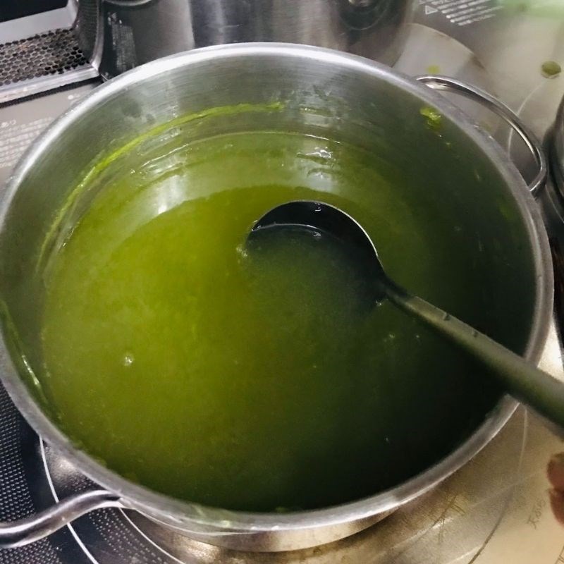 Bước 2 Nấu rau câu lá dứa Rau câu lá dứa nước cốt dừa (công thức được chia sẻ từ người dùng)