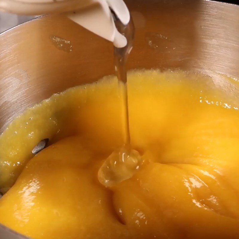 Bước 3 Nấu sốt xoài Bingsu xoài