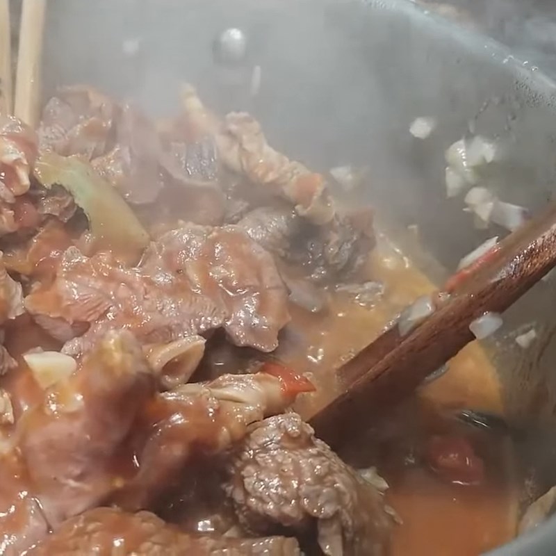 Bước 5 Nấu thịt bò với cà chua hộp và rượu vang Bò sốt vang kiểu Pháp