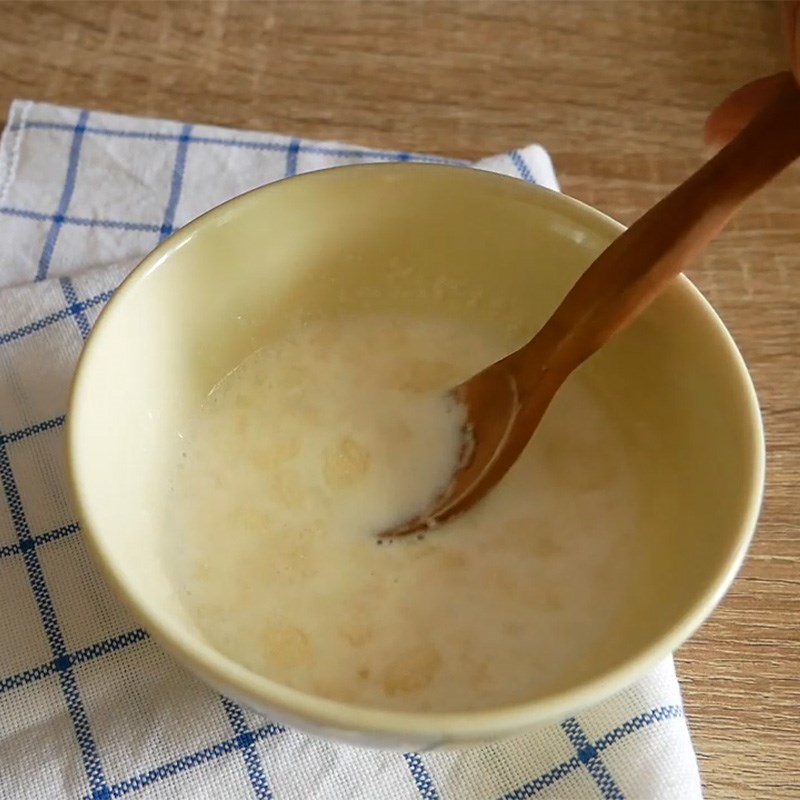 Bước 2 Ngâm bột gelatin Panna cotta vải