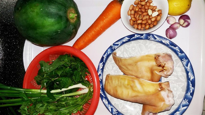 Nguyên liệu món ăn gỏi (nộm) đu đủ tai heo