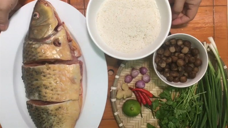 Nguyên liệu món ăn 2 cách nấu cháo cá chép nấm hương và nấm rơm