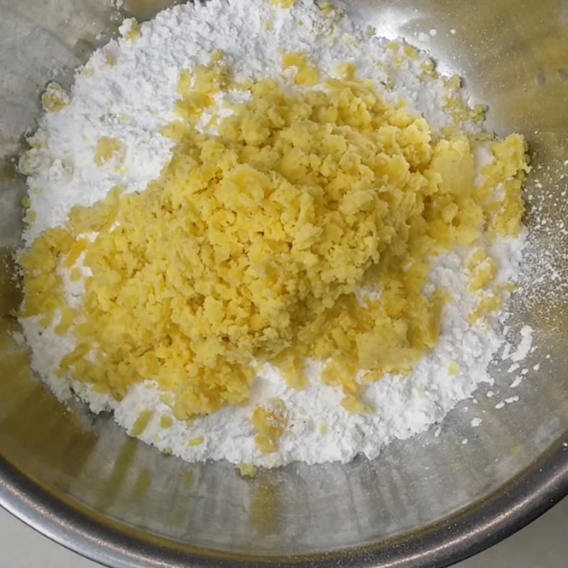 Bước 3 Nhào bột Chè trôi nước gấc nhân đậu xanh