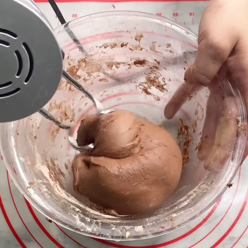 Bước 2 Nhào bột bánh Bánh mì socola bằng nồi chiên không dầu