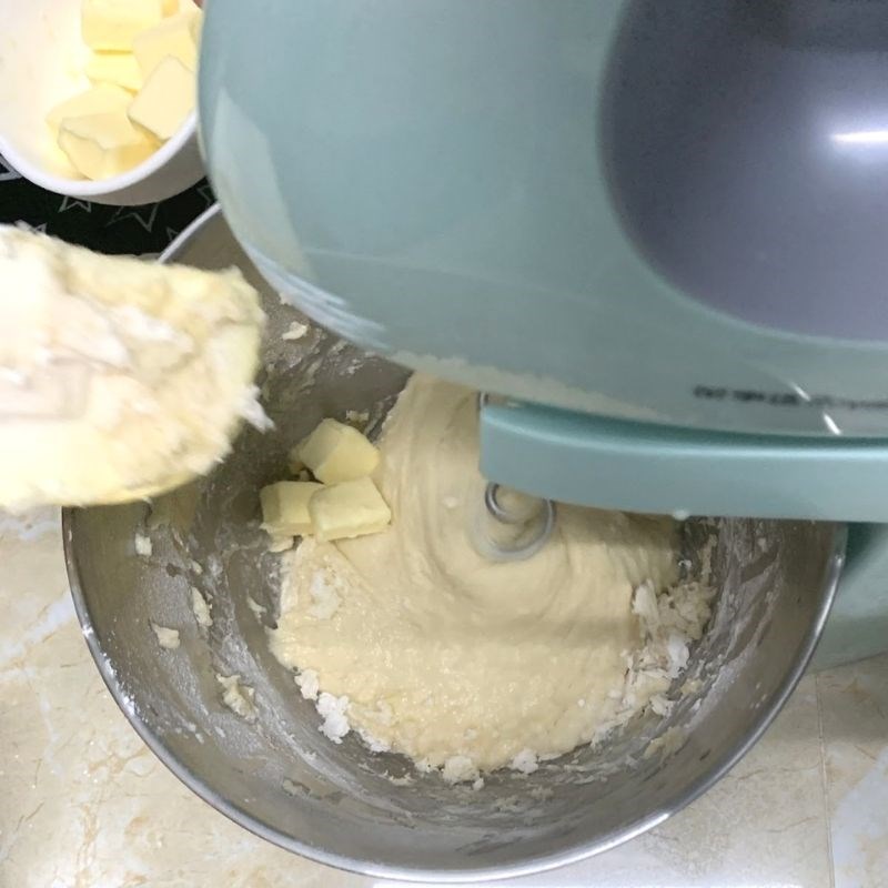 Bước 3 Nhồi bột Bánh mì cuộn chà bông sốt trứng gà