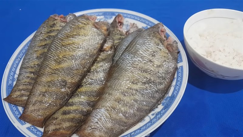 Nguyên liệu món ăn khô cá sặc