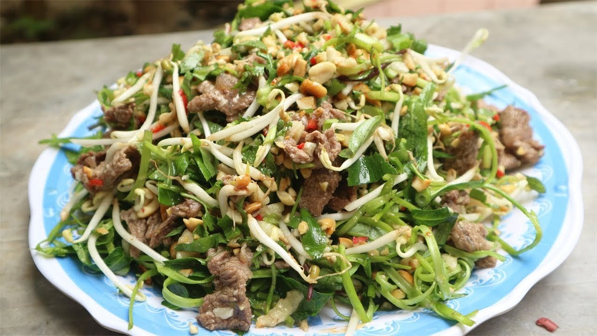 Nộm rau muống thịt bò