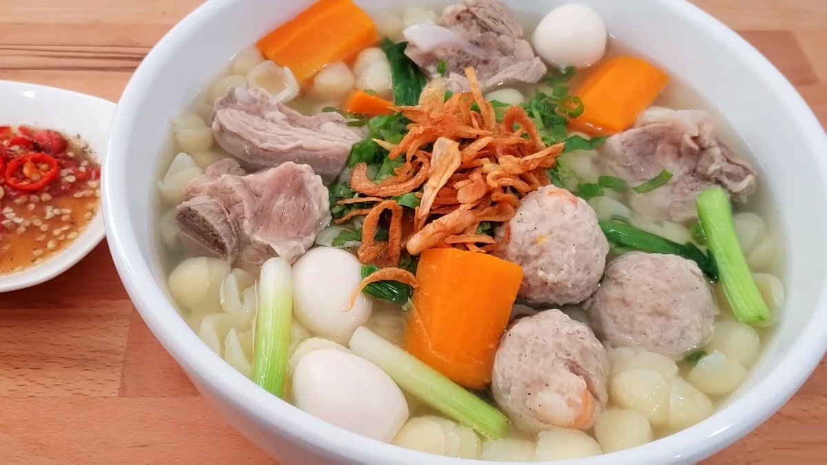 Nui sườn heo thịt viên