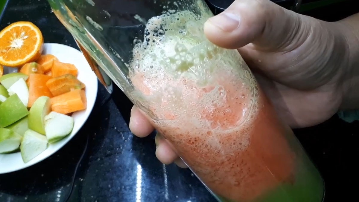 Nước ép cà chua cam cần tây