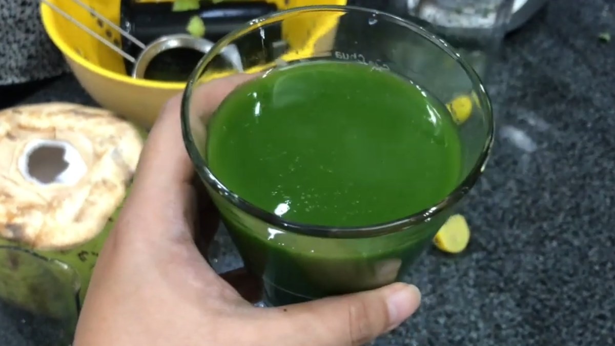Nước ép rau diếp cá nước dừa