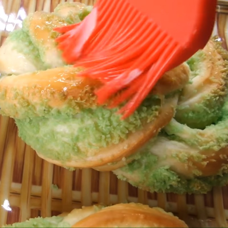 Bước 8 Nướng bánh Bánh mì cuộn sữa dừa lá dứa