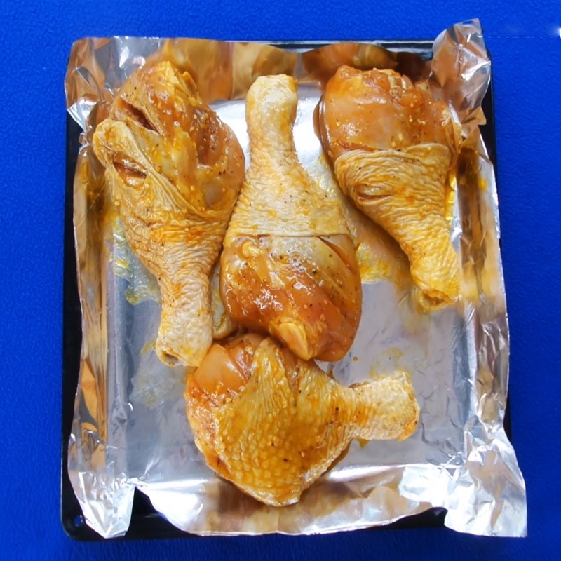 Bước 3 Nướng gà Đùi gà nướng bơ tỏi