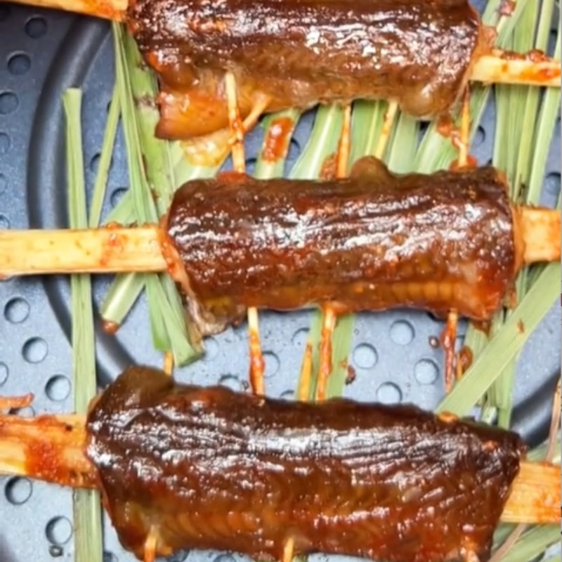 Bước 3 Nướng lươn Lươn nước muối ớt (Công thức được chia sẻ từ Tiktok Cách Nấu Ngon cùng Cách Nấu Ngon)