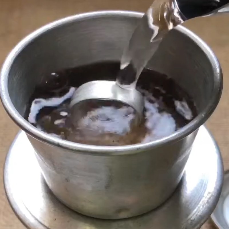 Bước 1 Pha cà phê Sữa chua cà phê bọt biển