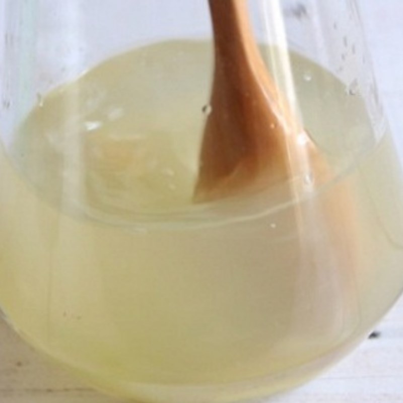 Bước 2 Pha nước chanh hạt chia Nước chanh sả hạt chia