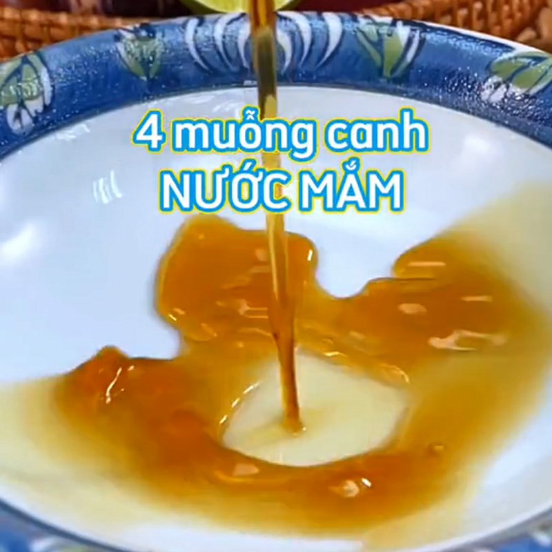 Bước 2 Pha nước sốt Cá cơm rim mắm tỏi (Công thức được chia sẻ từ TikTok Cách Nấu Ngon cùng Cách Nấu Ngon)